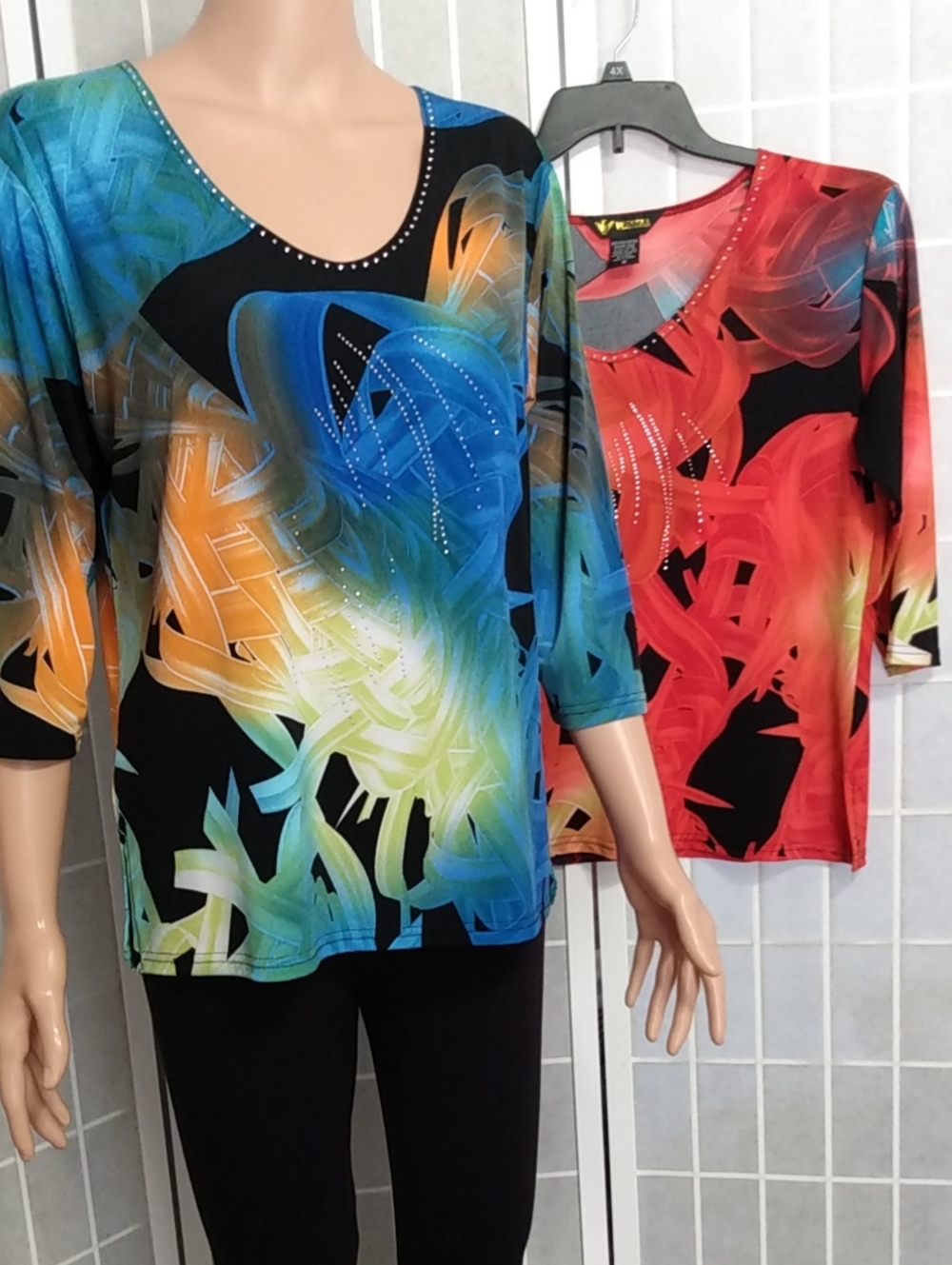 Valentina 2PCS Multicolor Abstract Swirl Scoop Neck Top -Women's M- 3/4 Sleeves